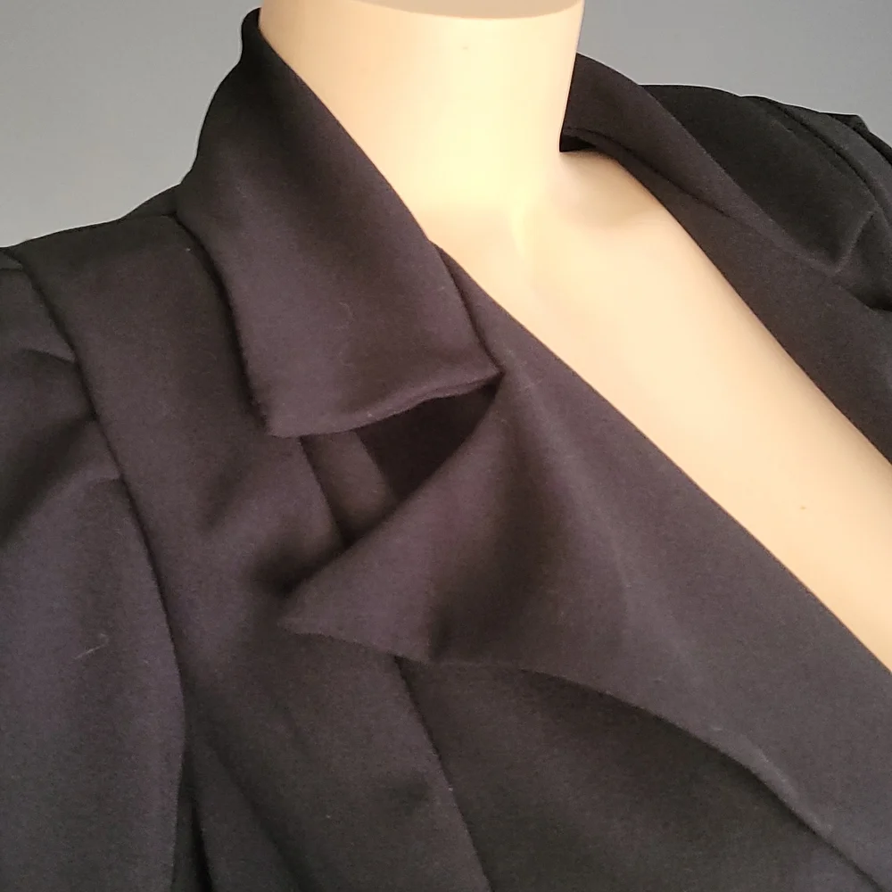 MAKE AN OFFER! IMPORTED BLAZER WORK OR PLAY - Picture 9 of 17